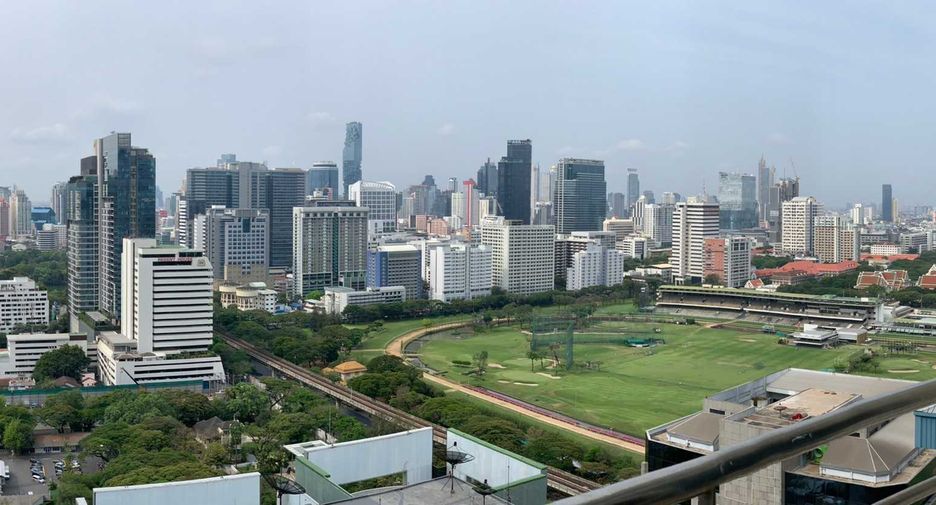 For rent 2 bedrooms condo in Pathum Wan, Bangkok