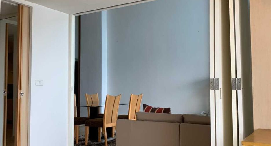 For rent 2 bedrooms condo in Pathum Wan, Bangkok