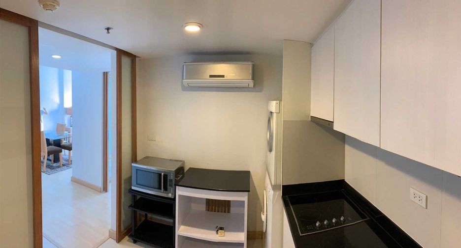 For rent 2 bedrooms condo in Pathum Wan, Bangkok