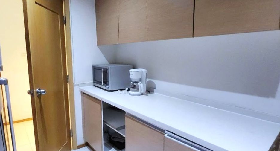 For rent 3 ベッドルーム condo in Sathon, Bangkok