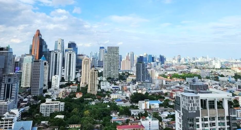 For rent 3 ベッドルーム condo in Sathon, Bangkok