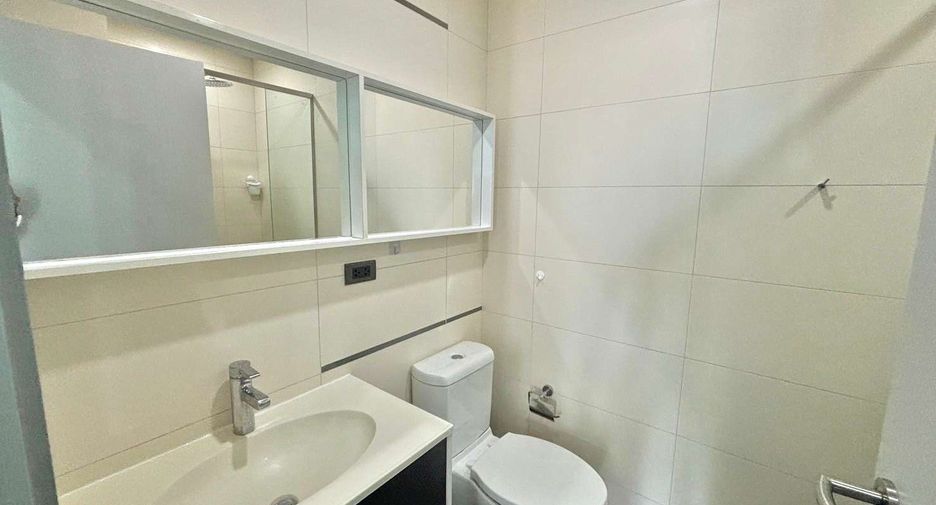 For rent そして for sale 2 ベッドルーム condo in Khlong Toei, Bangkok