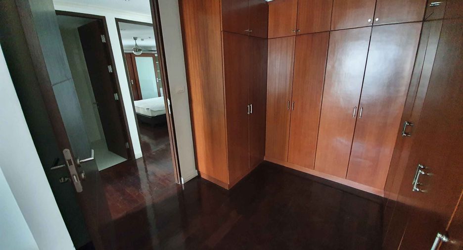 Wohnung zur Miete mit 3 Zimmer in Watthana, Bangkok