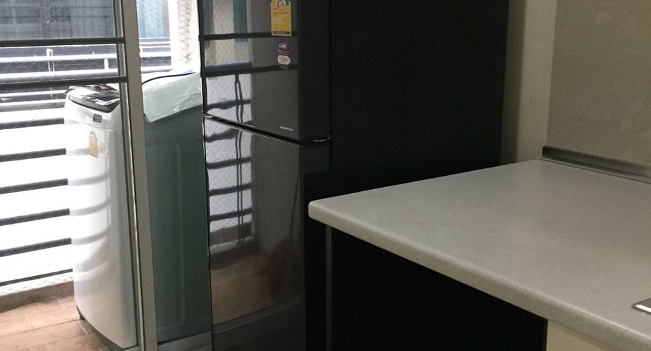 Condo en alquiler de 2 habitaciones en Khlong Toei, Bangkok