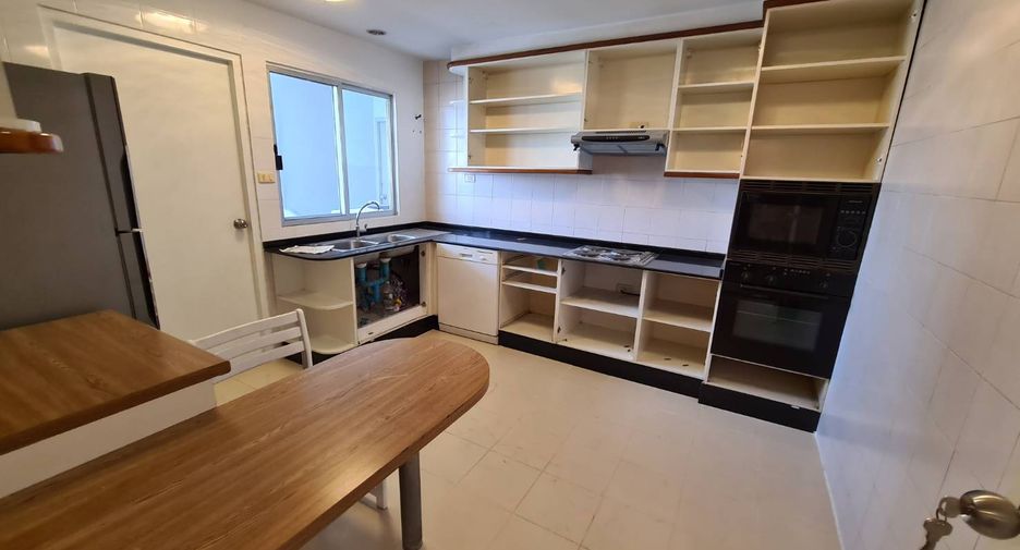 For rent 3 ベッドルーム condo in Watthana, Bangkok
