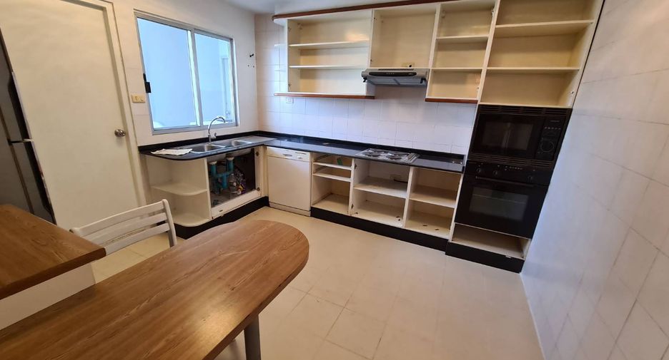 For rent 3 ベッドルーム condo in Watthana, Bangkok