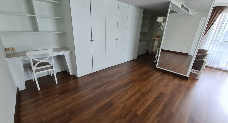 For rent 3 ベッドルーム condo in Watthana, Bangkok