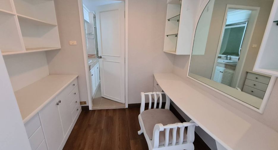 For rent 3 ベッドルーム condo in Watthana, Bangkok
