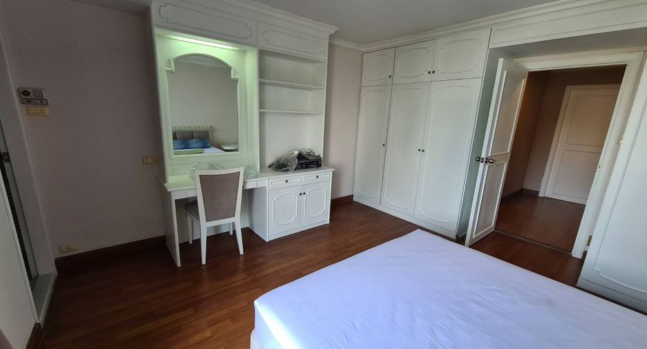 For rent 3 ベッドルーム condo in Watthana, Bangkok
