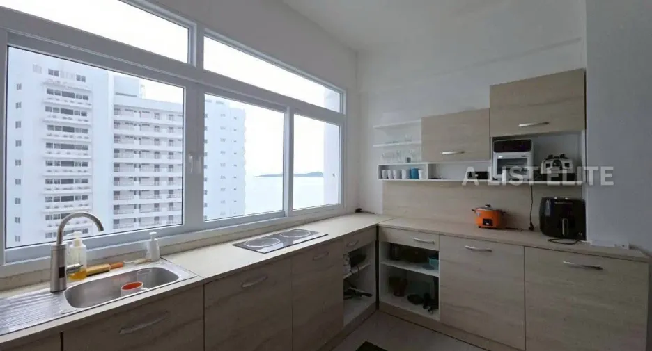 For sale 2 ベッドルーム condo in Bang Lamung, Chonburi