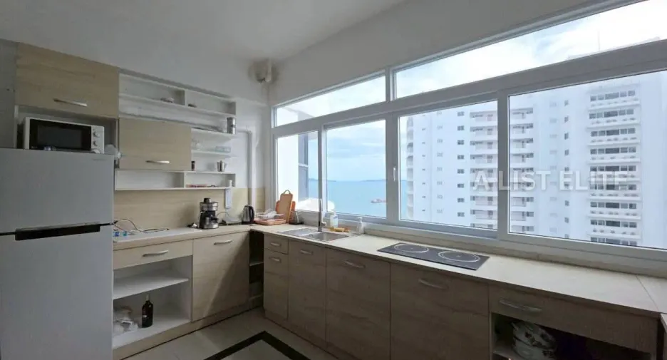 For sale 2 ベッドルーム condo in Bang Lamung, Chonburi