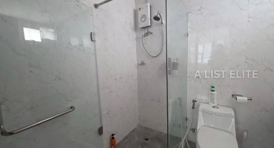 For sale 2 ベッドルーム condo in Bang Lamung, Chonburi