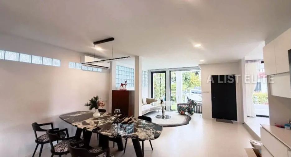For rent 4 ベッドルーム house in Na Jomtien, Pattaya