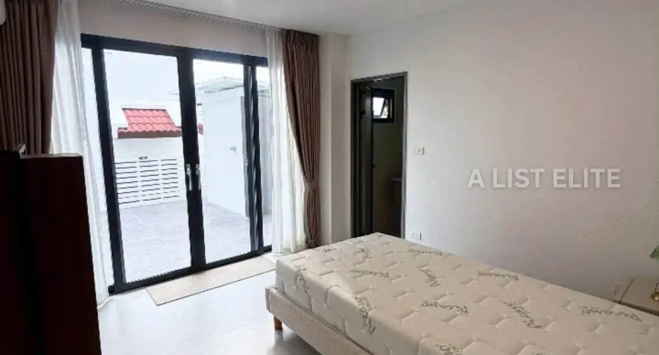 For rent 4 ベッドルーム house in Na Jomtien, Pattaya