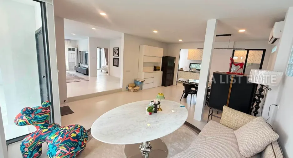 For rent 4 ベッドルーム house in Na Jomtien, Pattaya