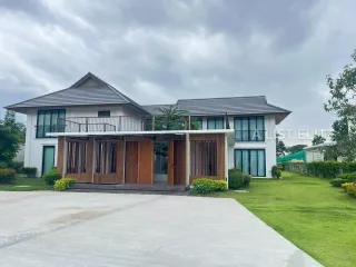 Haus zum Kauf mit 3 Zimmer in Mueang Chon Buri, Chonburi