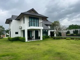 Haus zum Kauf mit 3 Zimmer in Mueang Chon Buri, Chonburi