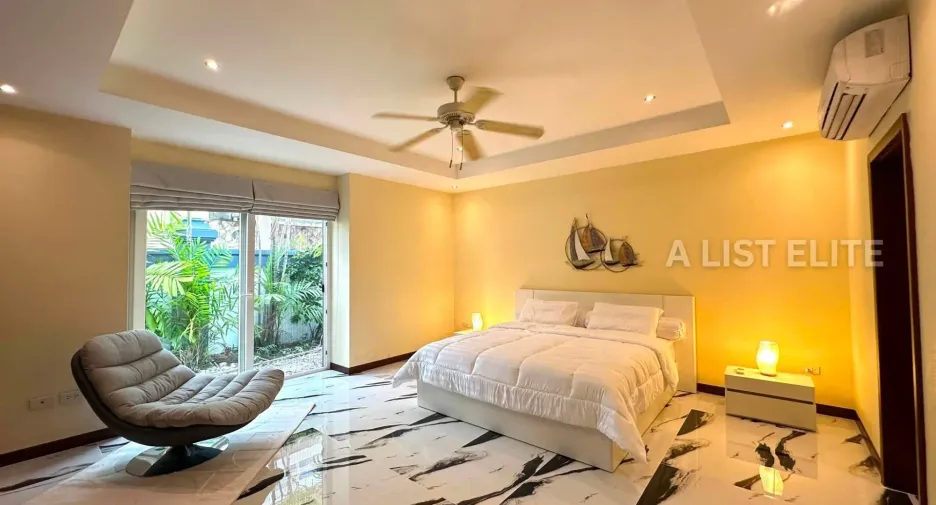 Casa en alquiler de 4 habitaciones en Bang Lamung, Chonburi