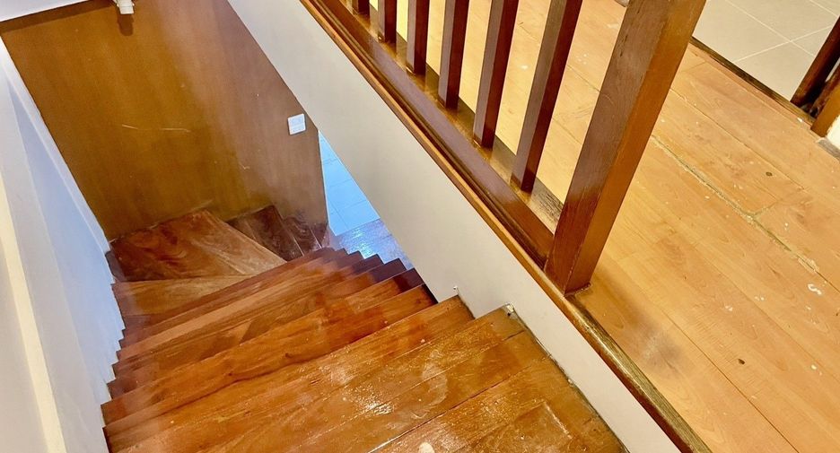 For rent 3 ベッドルーム townhouse in Bang Na, Bangkok