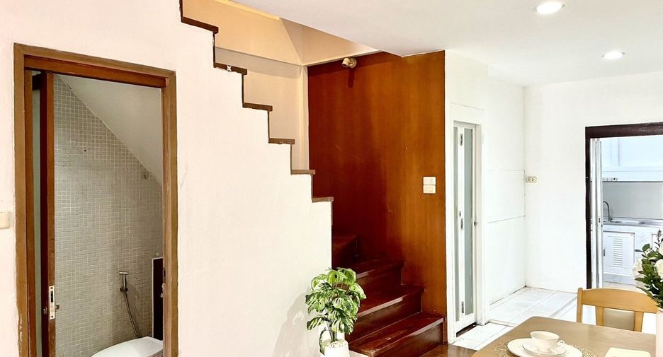 For rent 3 ベッドルーム townhouse in Bang Na, Bangkok