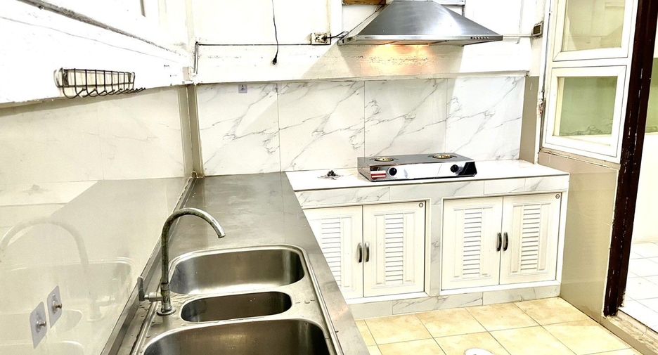 For rent 3 ベッドルーム townhouse in Bang Na, Bangkok