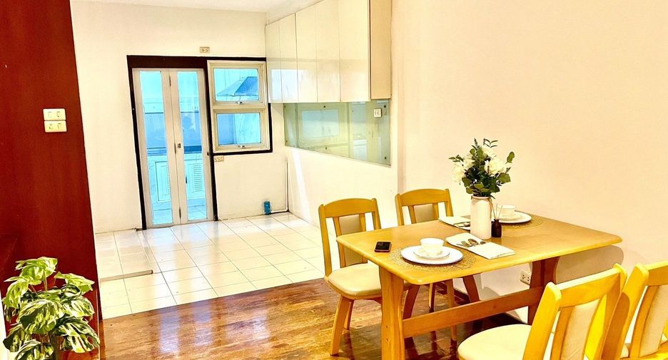 For rent 3 ベッドルーム townhouse in Bang Na, Bangkok