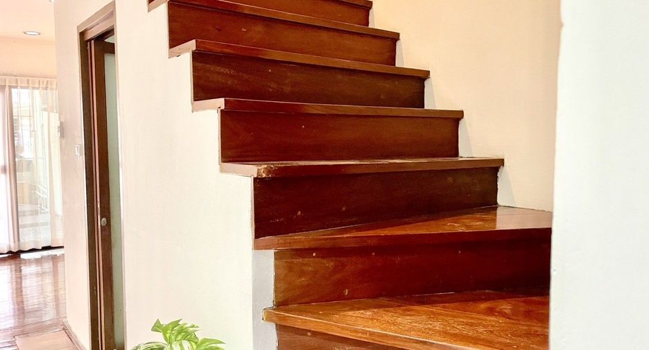 For rent 3 ベッドルーム townhouse in Bang Na, Bangkok