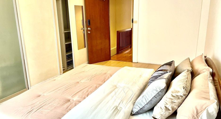 For rent 3 ベッドルーム townhouse in Bang Na, Bangkok