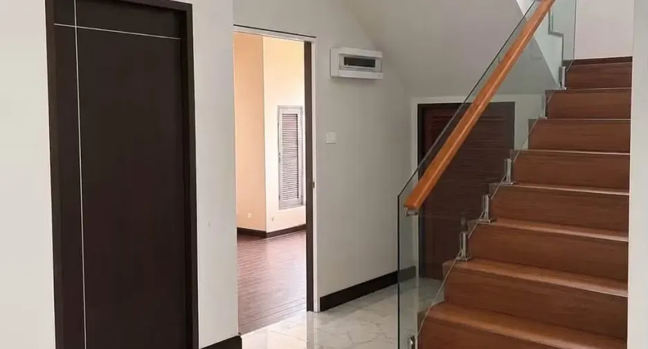 À vendre 4 chambres maison à Hang Dong, Chiang Mai