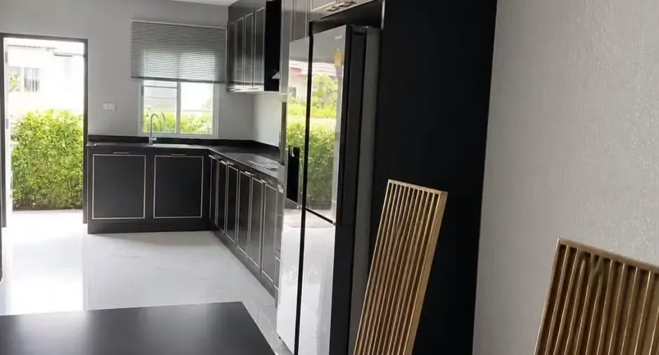À vendre 4 chambres maison à Hang Dong, Chiang Mai