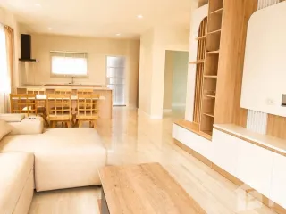 出租 4 卧室 独立屋 在 Mueang Chiang Mai, Chiang Mai