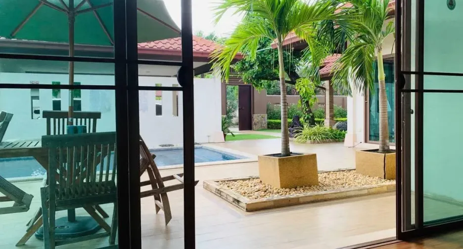 For rent 3 bedrooms villa in Huay Yai, Pattaya