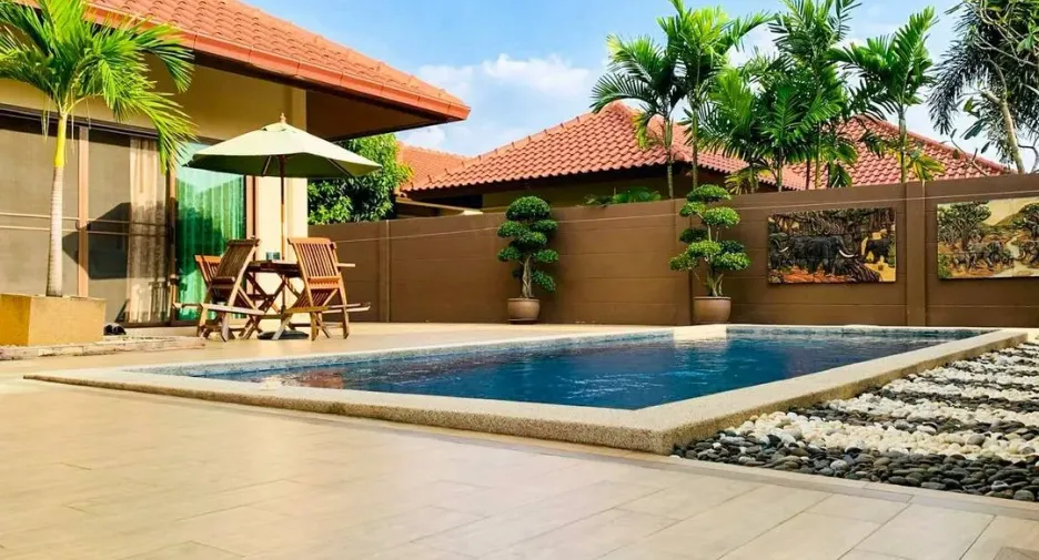 For rent 3 bedrooms villa in Huay Yai, Pattaya