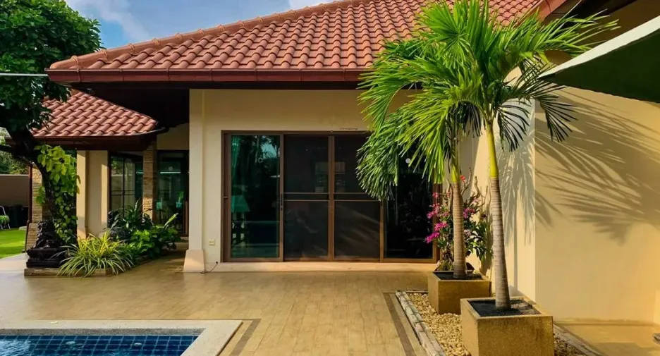 For rent 3 bedrooms villa in Huay Yai, Pattaya