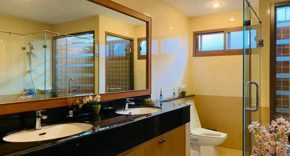 For rent 3 bedrooms villa in Huay Yai, Pattaya