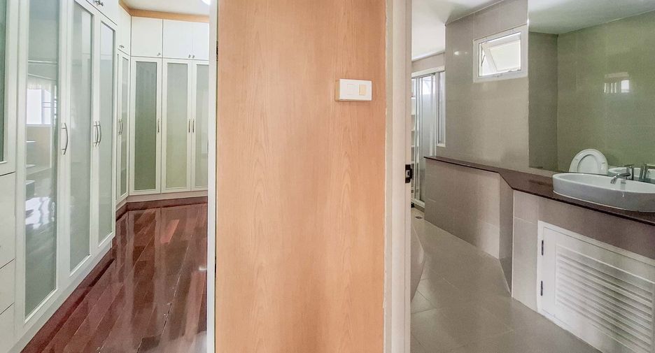 Haus zur Miete mit 4 Zimmer in Mueang Chiang Mai, Chiang Mai