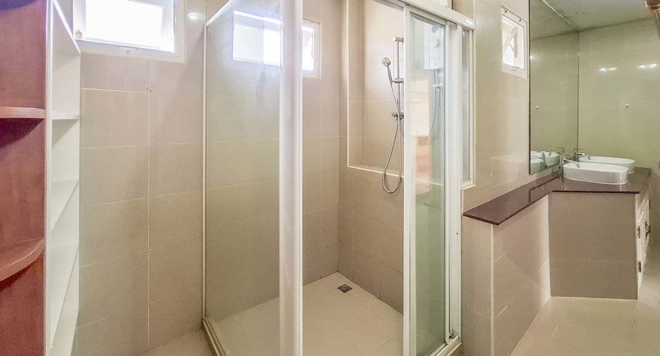 Haus zur Miete mit 4 Zimmer in Mueang Chiang Mai, Chiang Mai