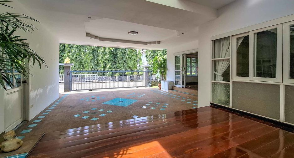 Haus zur Miete mit 4 Zimmer in Mueang Chiang Mai, Chiang Mai