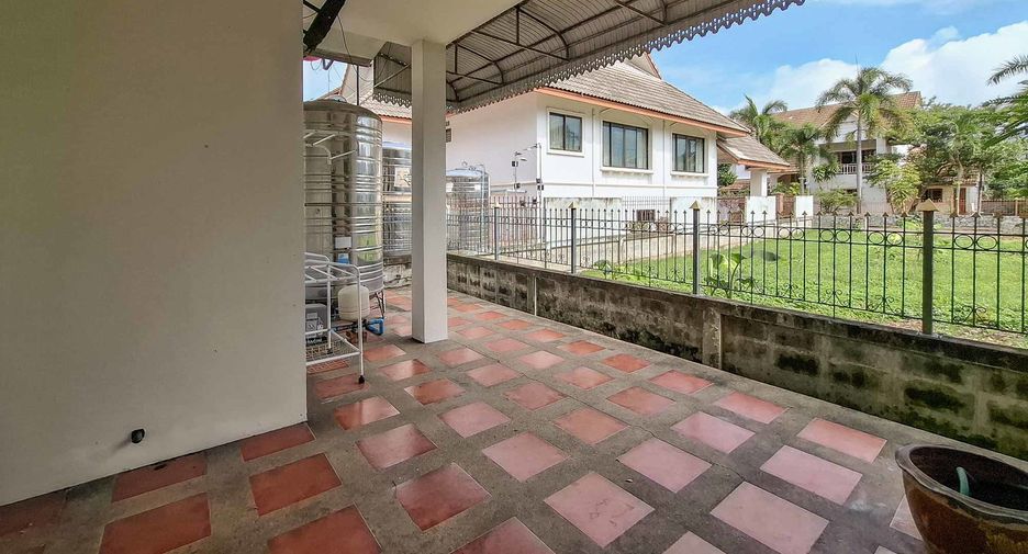 Haus zur Miete mit 4 Zimmer in Mueang Chiang Mai, Chiang Mai