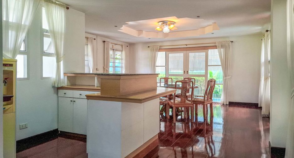 Haus zur Miete mit 4 Zimmer in Mueang Chiang Mai, Chiang Mai