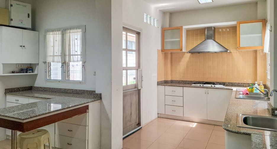 Haus zur Miete mit 4 Zimmer in Mueang Chiang Mai, Chiang Mai