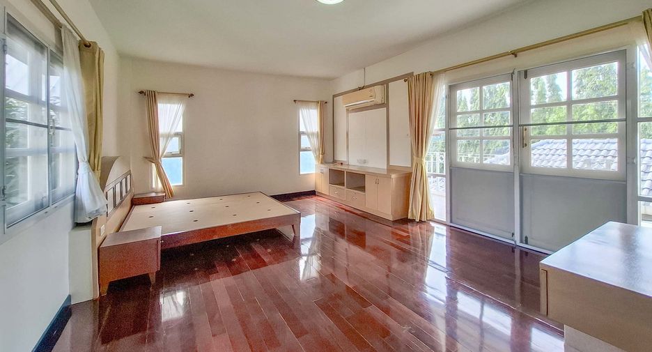 Haus zur Miete mit 4 Zimmer in Mueang Chiang Mai, Chiang Mai