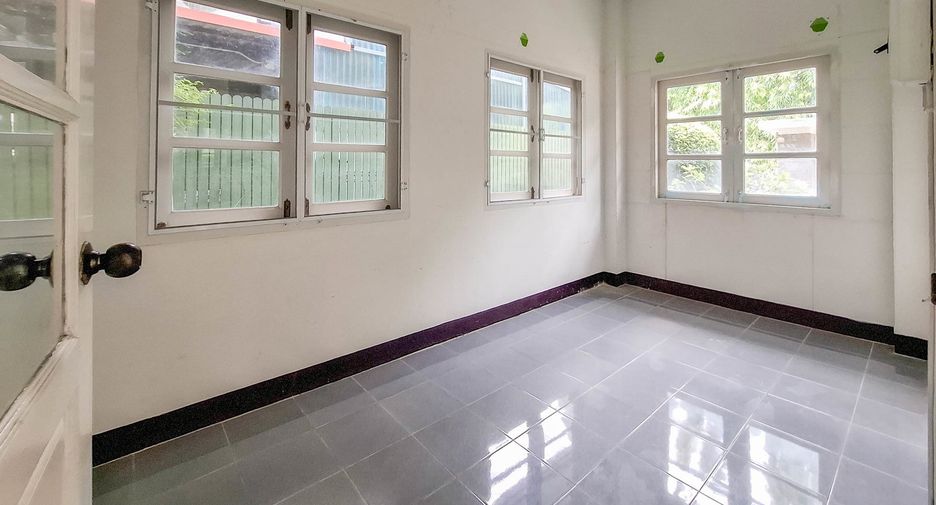 Haus zur Miete mit 4 Zimmer in Mueang Chiang Mai, Chiang Mai