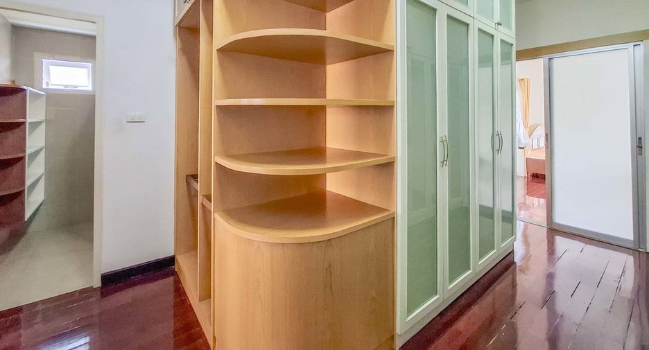 Haus zur Miete mit 4 Zimmer in Mueang Chiang Mai, Chiang Mai