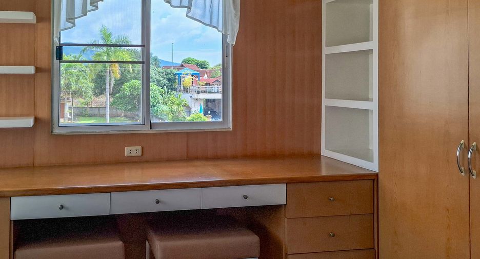 Haus zur Miete mit 4 Zimmer in Mueang Chiang Mai, Chiang Mai