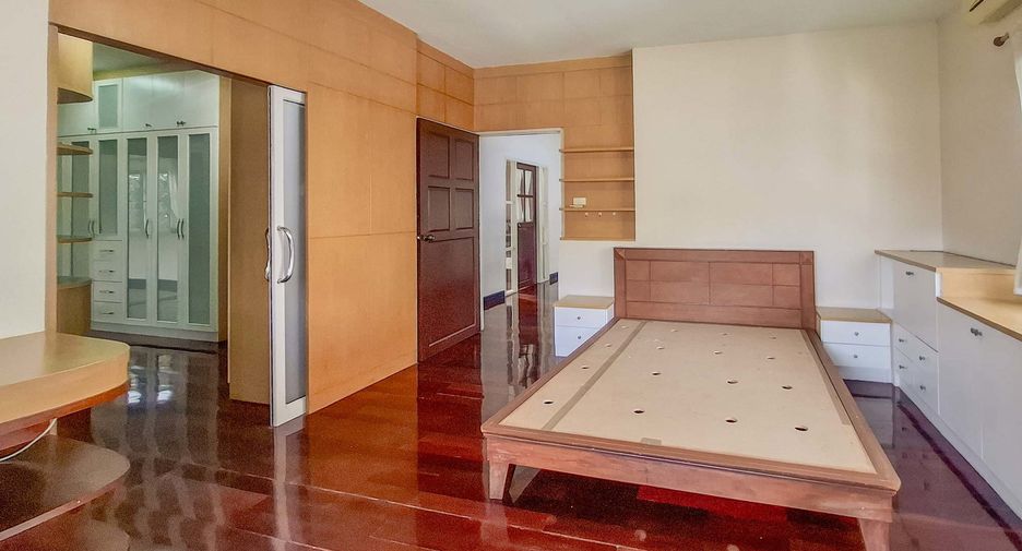 Haus zur Miete mit 4 Zimmer in Mueang Chiang Mai, Chiang Mai