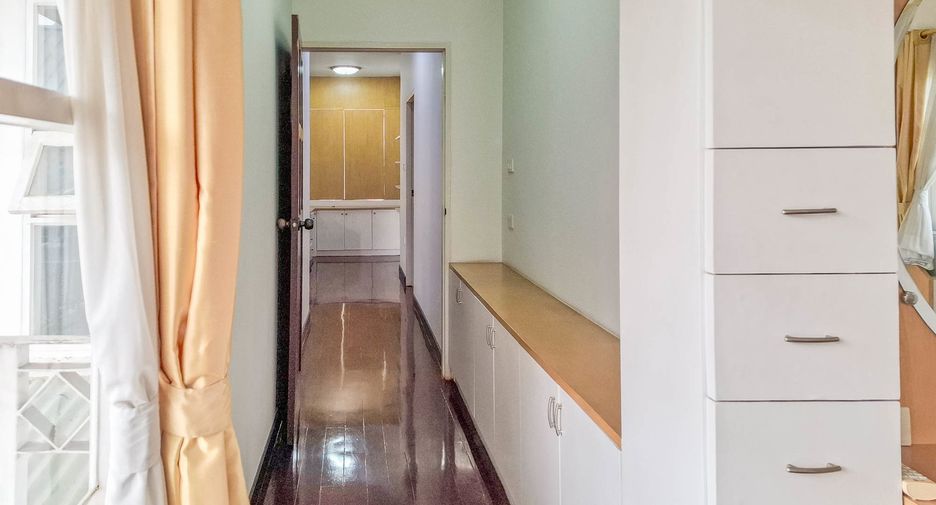 Haus zur Miete mit 4 Zimmer in Mueang Chiang Mai, Chiang Mai