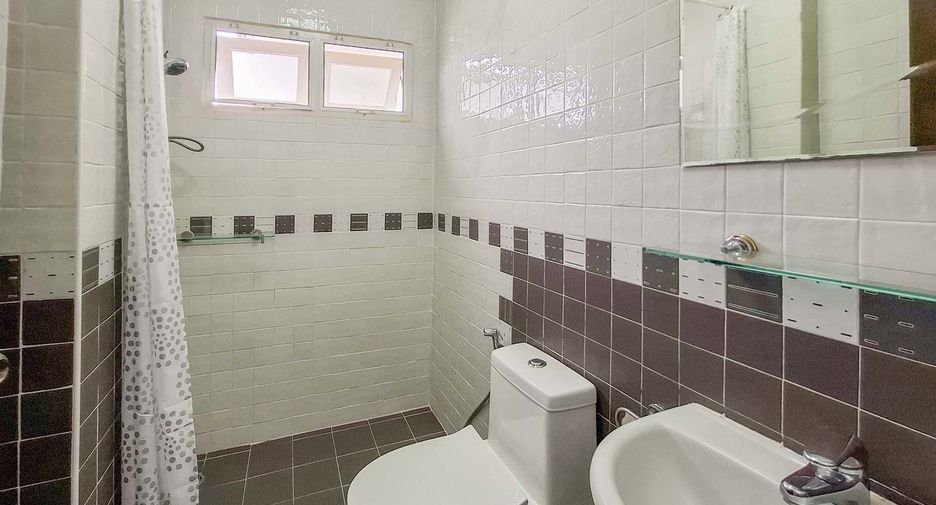 Haus zur Miete mit 4 Zimmer in Mueang Chiang Mai, Chiang Mai
