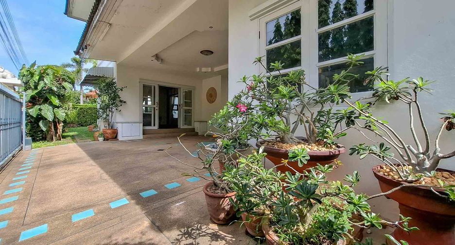 Haus zur Miete mit 4 Zimmer in Mueang Chiang Mai, Chiang Mai