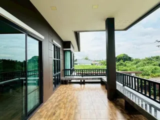 For rent 4 bedrooms house in Saraphi, Chiang Mai